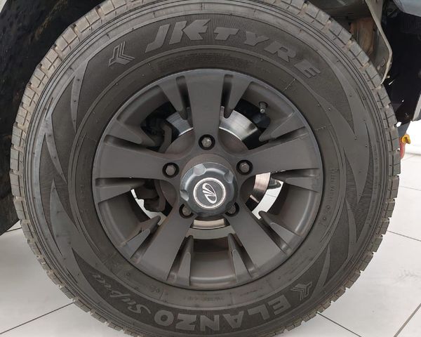 2023-Mahindra-Pik-Up-22-mHawk-S6-4x4-Double-Cab image:8