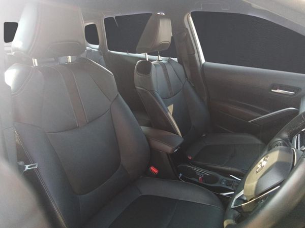 2025-Toyota-Corolla-Cross-18-XS image:9