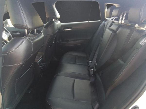 2025-Toyota-Corolla-Cross-18-XS image:12