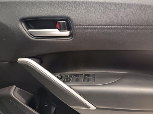 2023-Toyota-Corolla-Cross-18-XI image:14