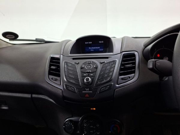 2016-Ford-Fiesta-15-TDCi-Trend-5-dr image:9