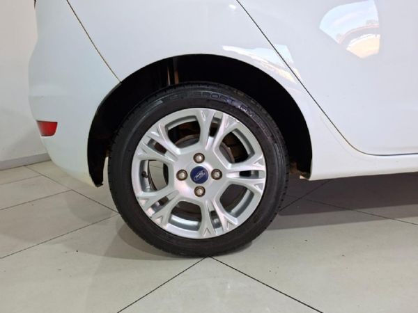 2016-Ford-Fiesta-15-TDCi-Trend-5-dr image:6