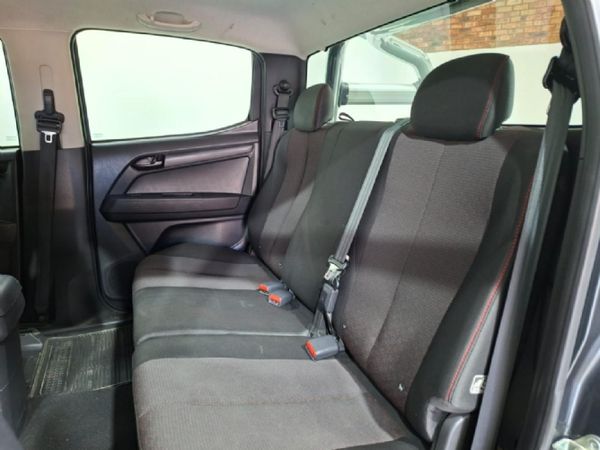 2022-Isuzu-D-Max-250-HO-Double-Cab image:8