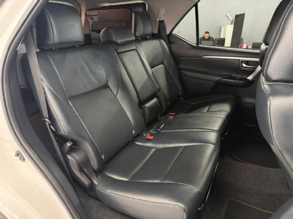 2022-Toyota-Fortuner-24-GD-6-Raised-Body-Auto image:9