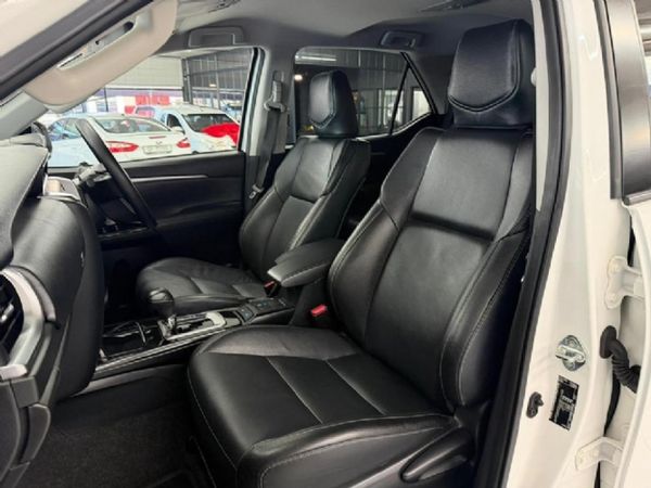 2022-Toyota-Fortuner-24-GD-6-Raised-Body-Auto image:10