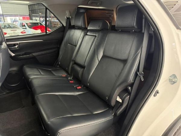 2022-Toyota-Fortuner-24-GD-6-Raised-Body-Auto image:11