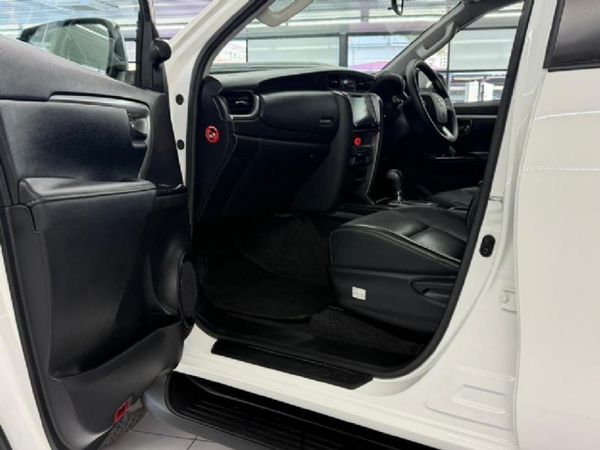 2022-Toyota-Fortuner-24-GD-6-Raised-Body-Auto image:14