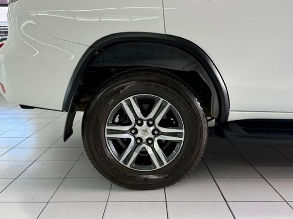 2022-Toyota-Fortuner-24-GD-6-Raised-Body-Auto image:23