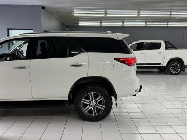 2022-Toyota-Fortuner-24-GD-6-Raised-Body-Auto image:26