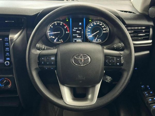 2022-Toyota-Fortuner-24-GD-6-Raised-Body-Auto image:5