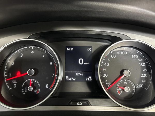 2014-Volkswagen-Golf-VII-14-TSI-Comfortline image:2