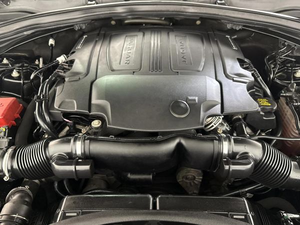 2017-Jaguar-F-Pace-30-V6-SC-AWD-First-Edition image:13