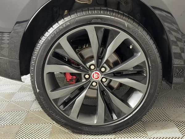 2017-Jaguar-F-Pace-30-V6-SC-AWD-First-Edition image:6