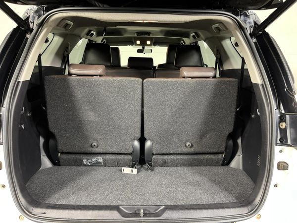 2020-Toyota-Fortuner-28-GD-6-4x4-Epic-Black-Auto image:12