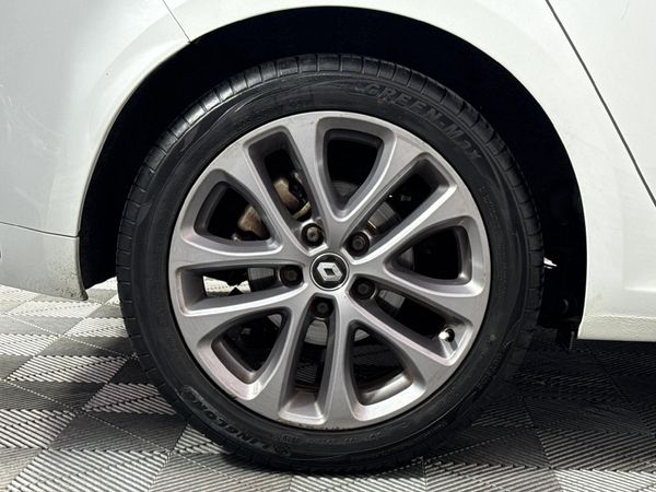 2016-Renault-Megane-III-12T-GT-Line-5-dr image:7