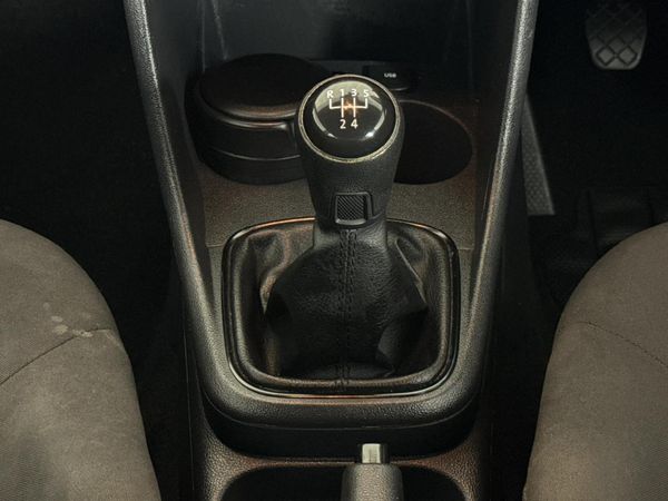 2015-Volkswagen-Polo-GP-12-TSI-Trendline-66kW image:8