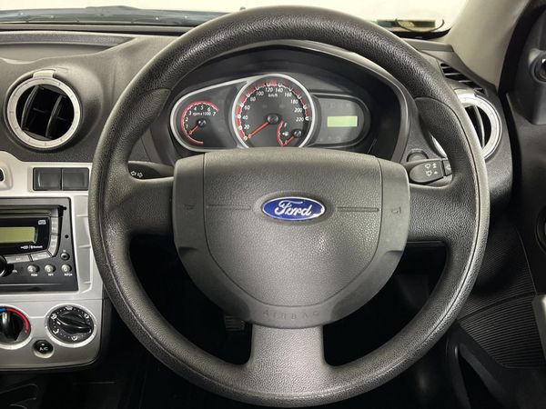 2014-Ford-Figo-14-Trend image:11