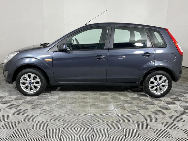 2014-Ford-Figo-14-Trend image:18