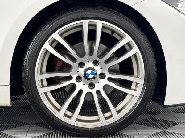 2015-BMW-3-Series-320d-M-Sport-Auto image:5