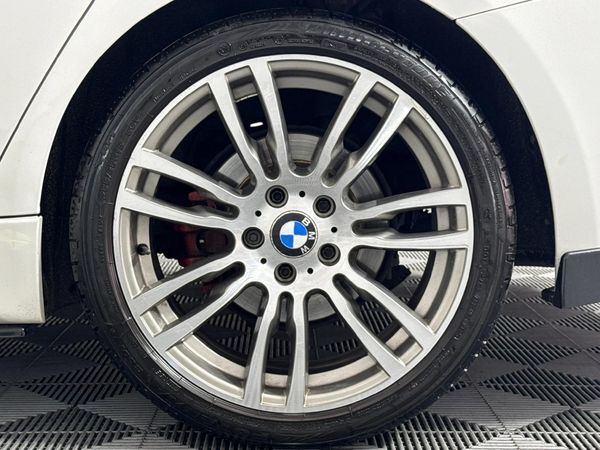 2015-BMW-3-Series-320d-M-Sport-Auto image:6