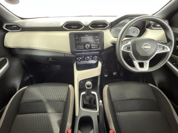 2024-Nissan-Magnite-10-Visia image:1