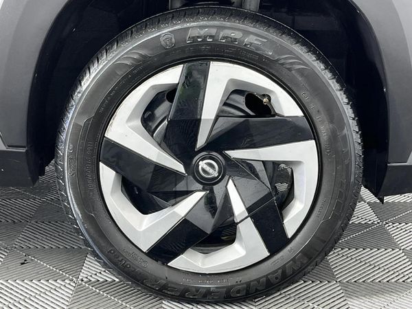 2024-Nissan-Magnite-10-Visia image:5