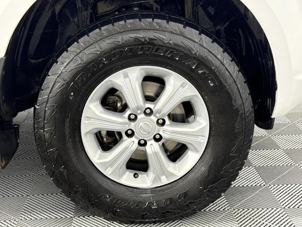 2019-Nissan-Navara-23D-SE-Auto-Double-Cab image:5
