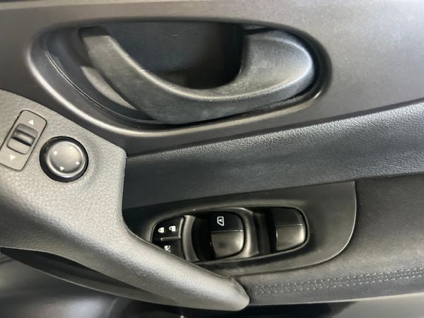 2018-Nissan-Qashqai-12T-Visia image:12