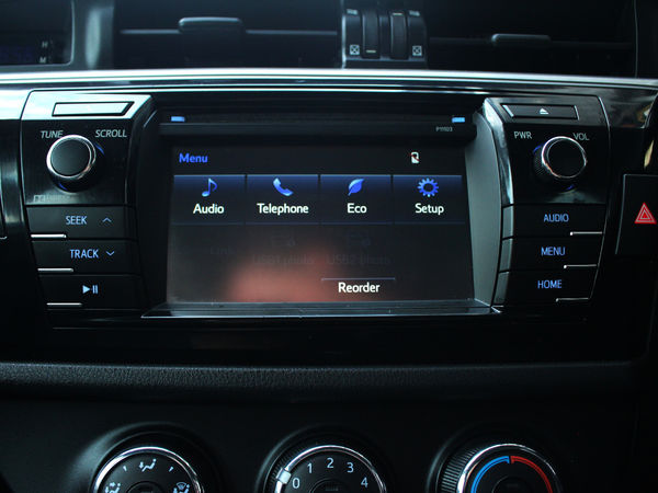 2016-Toyota-Corolla-16-Prestige-Auto image:11