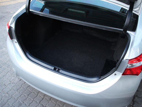 2016-Toyota-Corolla-16-Prestige-Auto image:4