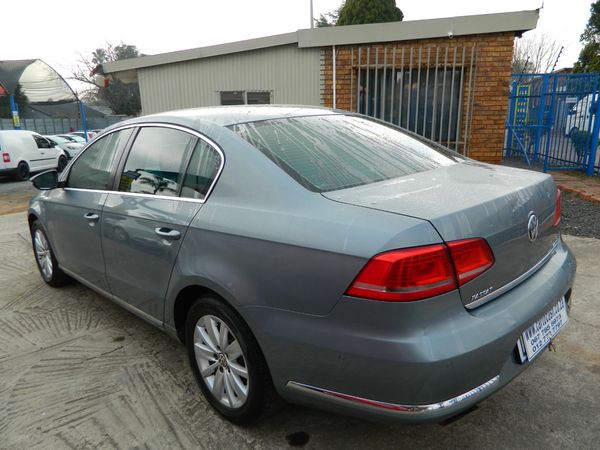 2013-Volkswagen-Passat-20-TDI-Comfortline-Auto-103kW image:7