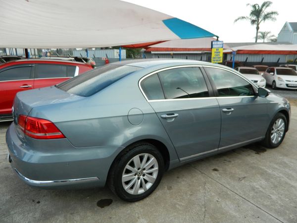 2013-Volkswagen-Passat-20-TDI-Comfortline-Auto-103kW image:8