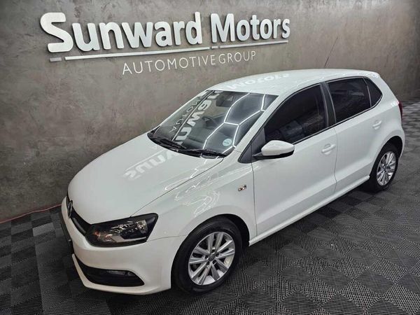 2018-Volkswagen-Polo-Vivo-14-Comfortline-5-dr image:1