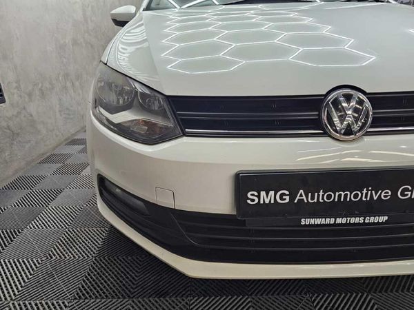 2018-Volkswagen-Polo-Vivo-14-Comfortline-5-dr image:4