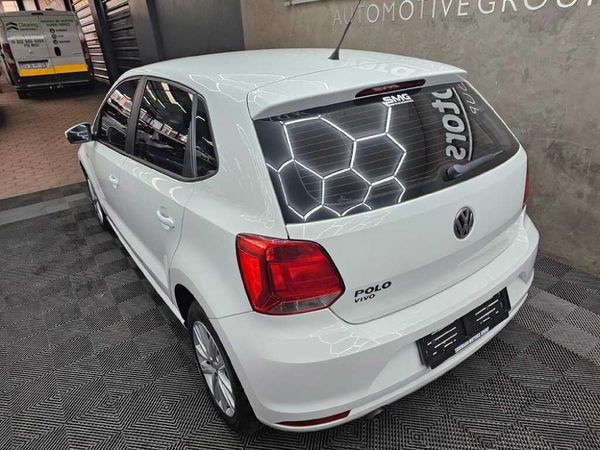 2018-Volkswagen-Polo-Vivo-14-Comfortline-5-dr image:5