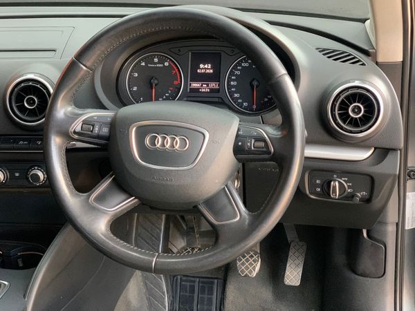 2014-Audi-A3-Sportback-14-TFSI-S image:12