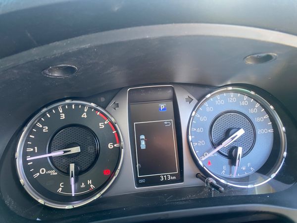 2024-Toyota-Hilux-24-GD-6-Raised-Body-SRX-Auto-Double-Cab image:11