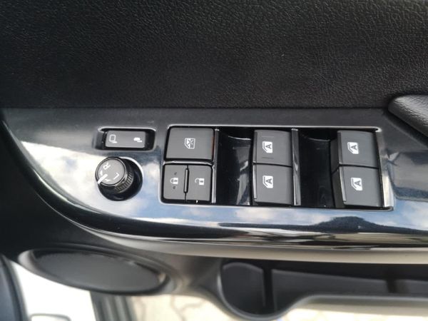 2026-Toyota-Hilux-28-GD-6-RB-Legend-55-4x4-Auto-Double-Cab image:23