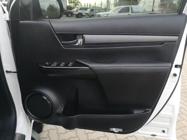 2026-Toyota-Hilux-28-GD-6-RB-Legend-55-4x4-Auto-Double-Cab image:24
