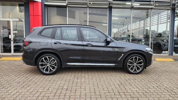 2022-BMW-X3-xDrive20d image:2