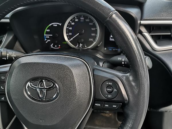 2024-Toyota-Corolla-Cross-18-XS-Hybrid image:9