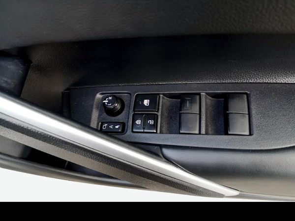 2024-Toyota-Corolla-Cross-18-XS-Hybrid image:22