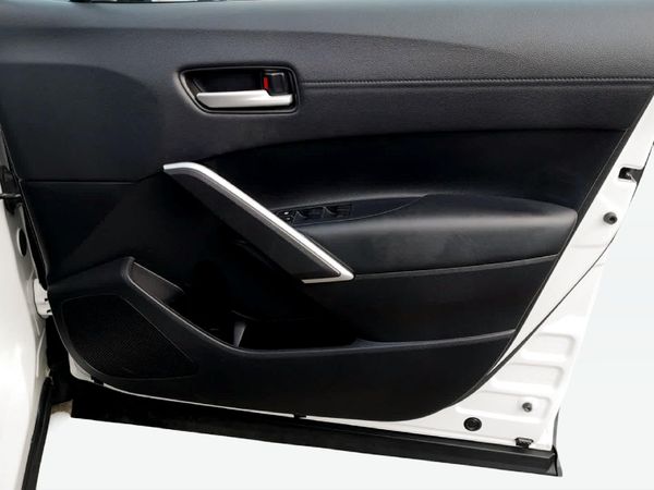 2024-Toyota-Corolla-Cross-18-XS-Hybrid image:23