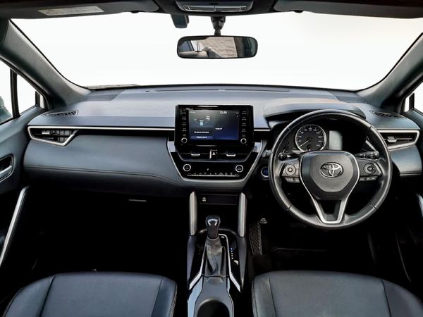 2024-Toyota-Corolla-Cross-18-XS-Hybrid image:5