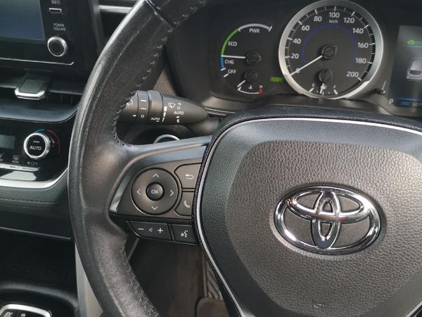2024-Toyota-Corolla-Cross-18-XS-Hybrid image:8