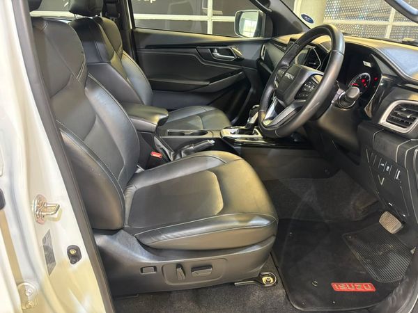 2024-Isuzu-D-Max-30-DDI-V-Cross-HR-4x4-Auto-Double-Cab image:13