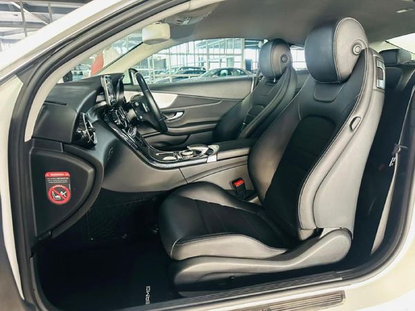 2018-Mercedes-Benz-C-Class-C-220d-Coupe-Auto image:4