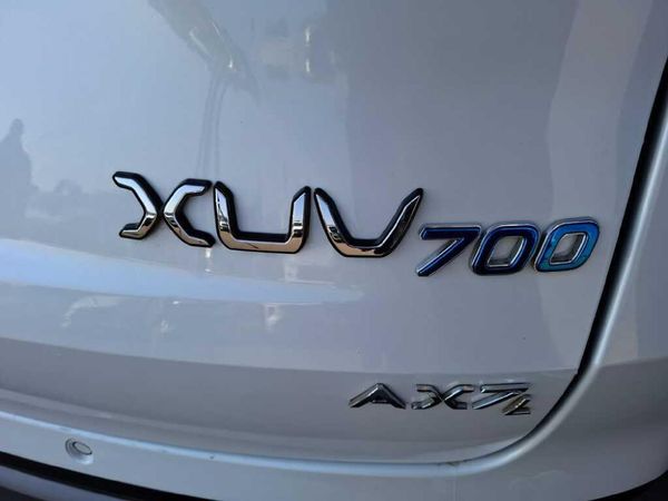 2023-Mahindra-XUV-700-20-AX7L-Auto-7-Seat image:16