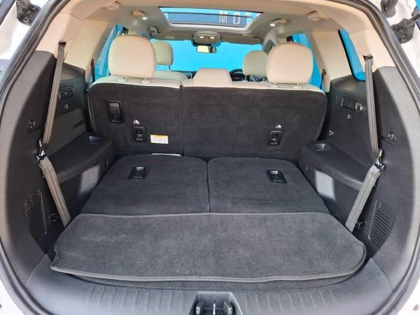 2023-Mahindra-XUV-700-20-AX7L-Auto-7-Seat image:17