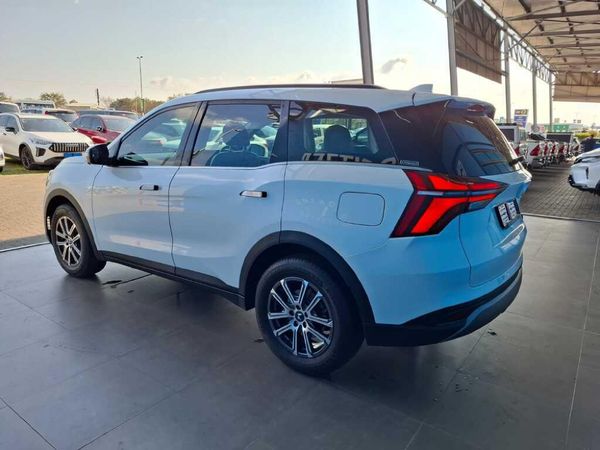 2023-Mahindra-XUV-700-20-AX7L-Auto-7-Seat image:3